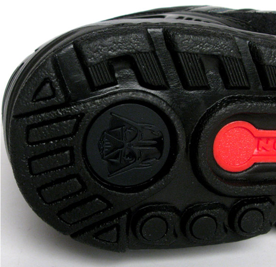 adidas-zx8000-darth-vaider-14