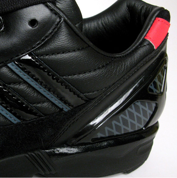 adidas-zx8000-darth-vaider-5