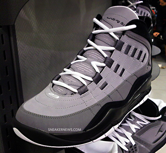 Air Jordan Hallowed Ground - Stealth
