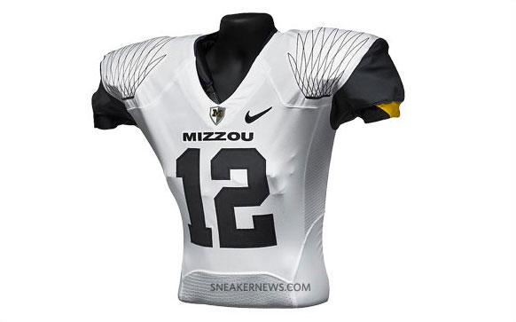 nike-pro-combat-exclusive-auction-missouri-09