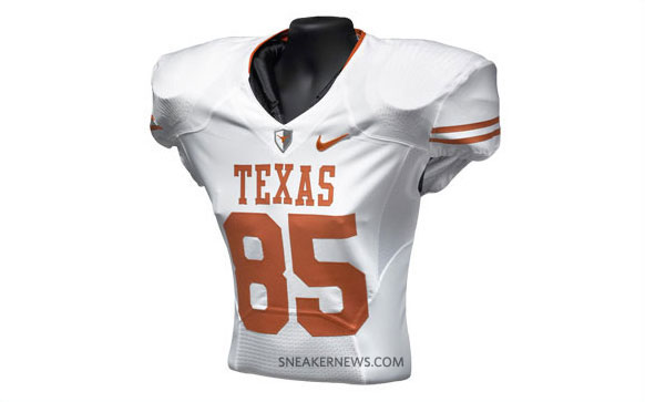 nike-pro-combat-exclusive-auction-texas-09