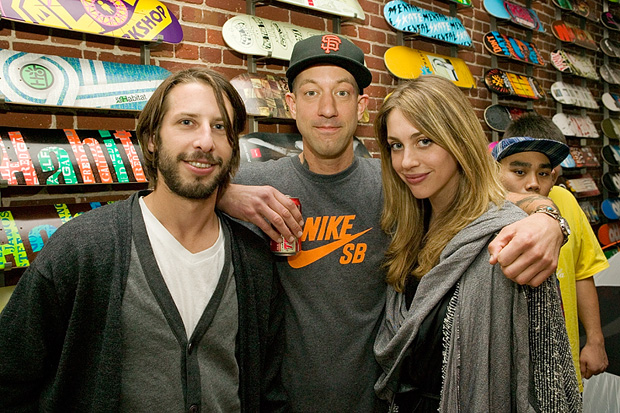 nike-sb-skate-mental-dunk-party-7