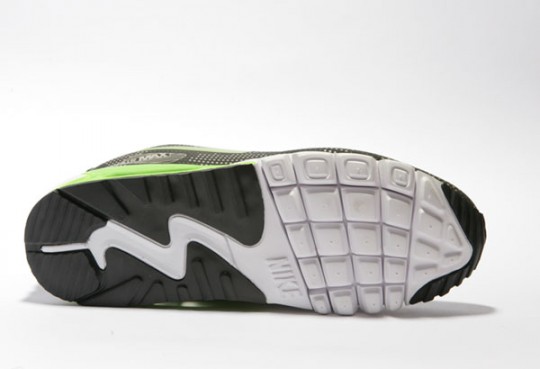 nike-spring-2010-air-max-90-current-moire-3-540x369