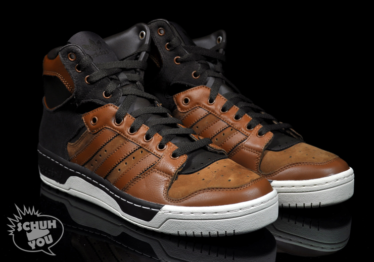 Adidas-Conductor-Braun-05