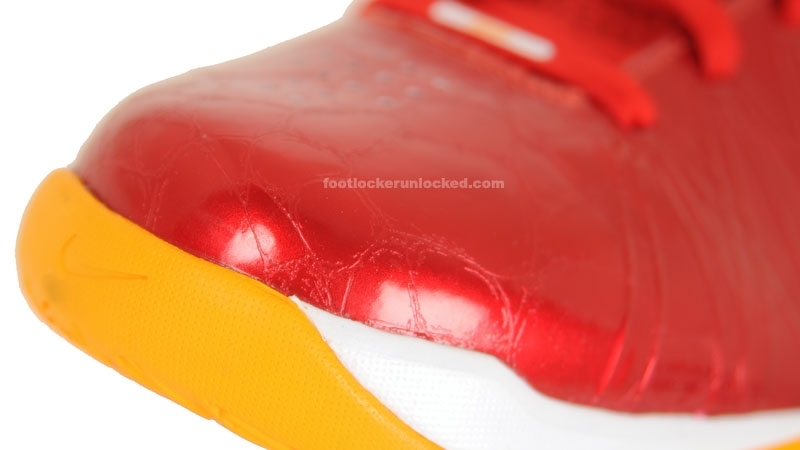 Hyperdunk_2010_comet_red__7_
