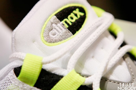 Nike Air Max 95 - Neon - Available in Europe