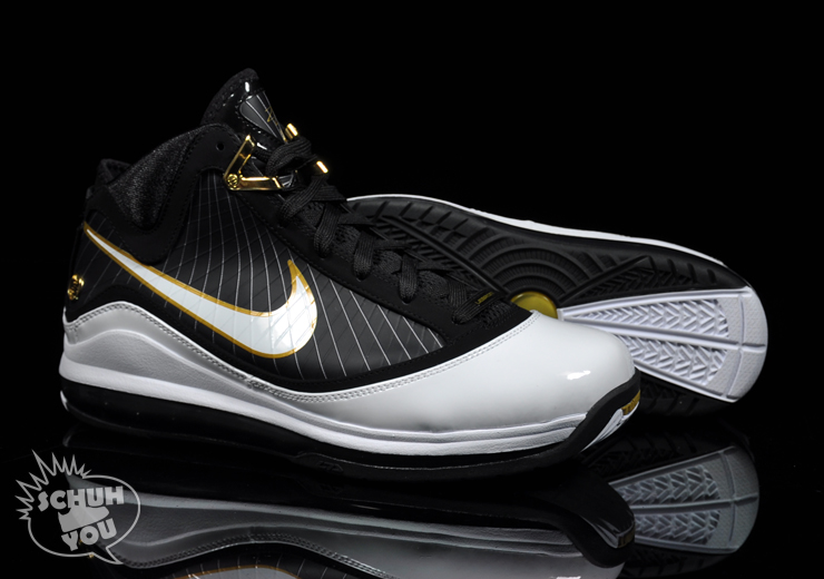 Nike-Air-Max-Lebron-VII-Black-White-Gold-03