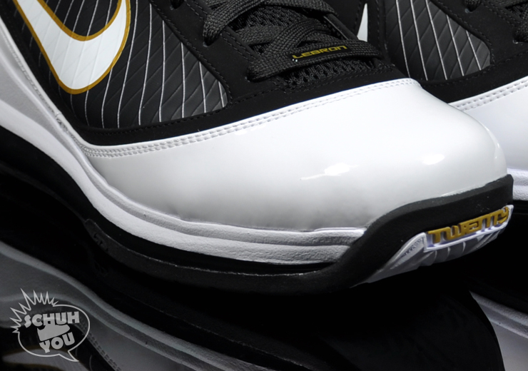Nike-Air-Max-Lebron-VII-Black-White-Gold-06