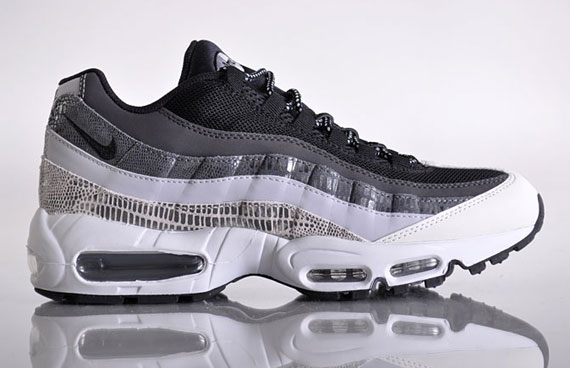 air-max-95-metallic-snakeskin-10