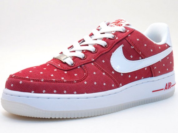 Nike WMNS Air Force 1 Premium “St. Valentine’s Day” LE　