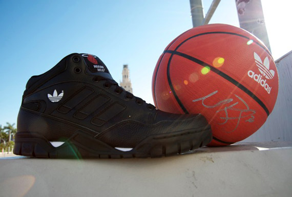adidas Phantom II - Miami Heat Edition