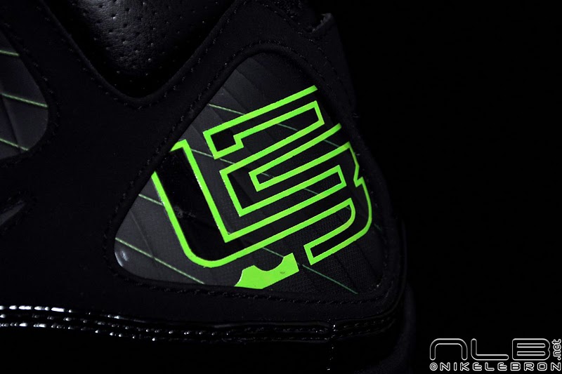 lebron7-dunkman-38-web