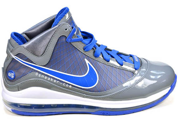 nike-air-max-lebron-james-vii-7-grey-01