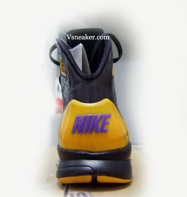 nike-hyperdunk-2010-los-angeles-lakers-2