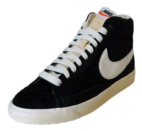 01-03-2010_nike_blazer_blacksuede_detail1