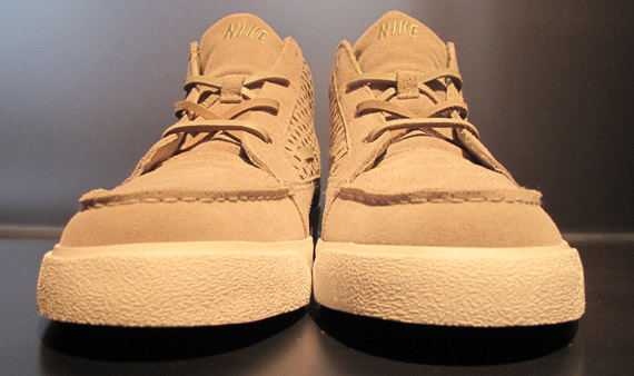 Nike Aina Chukka - Stone - Swan @ 21 Mercer