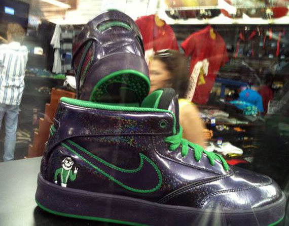 Dinosaur Jr. x Nike SB Omar Salazar Pro Model