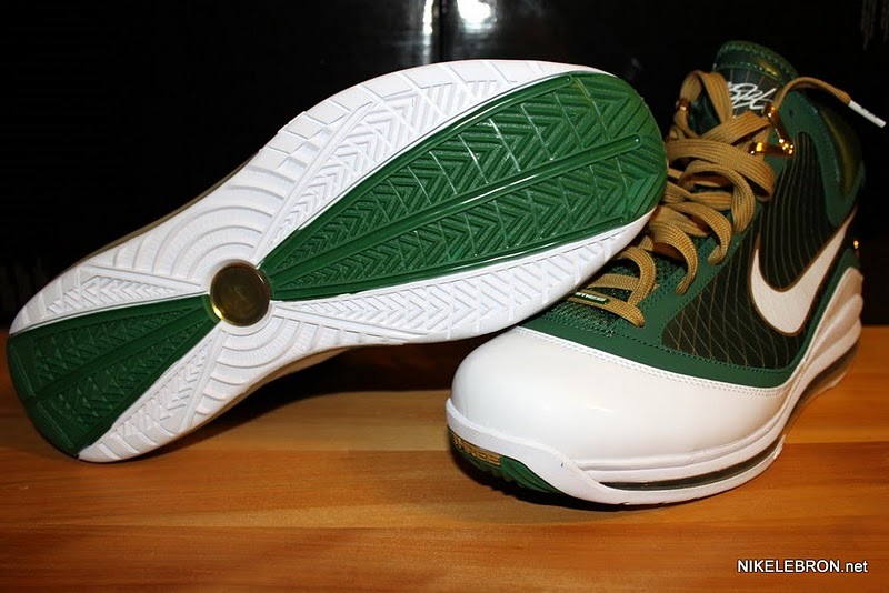 nike-air-max-lebron-7-pe-svsm-away-2-04