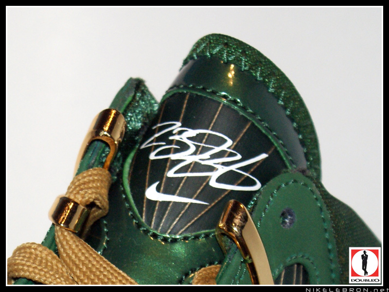 nike-air-max-lebron-7-pe-svsm-away-3-05