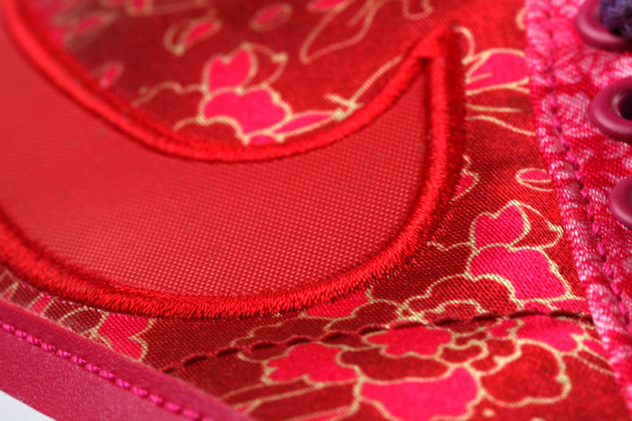 Nike Wmns Qi Pao Pack 8