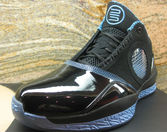 Air Jordan 2010 University Blue Release Reminder 05