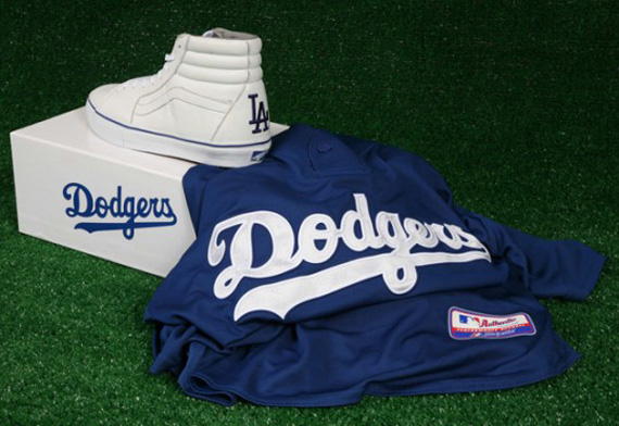 La Dodgers Vans Vault 106 Sk8 Hi Lx Opening Day 02