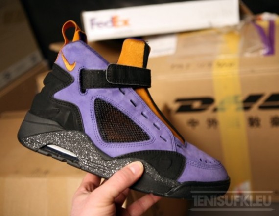 Nike Air Force Check 180 Hybrid Sample