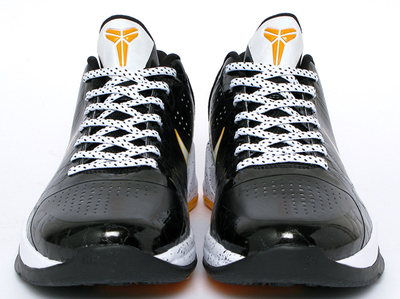 Nike Zoom Kobe V Black Del Sol 01