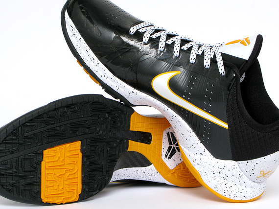 Nike Zoom Kobe V Black Del Sol 02