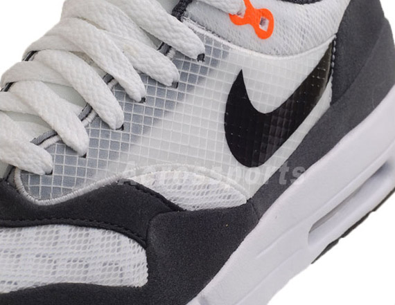 Nike Air Maxim 1 White Black Total Orange Summary