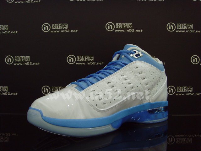 Air Jordan One6 One7 White University Blue 01