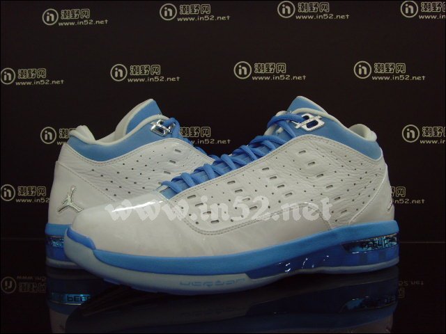 Air Jordan One6 One7 White University Blue 04