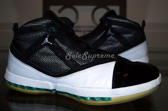 Air Jordan XVI (16) - Mike Bibby Grizzlies PE