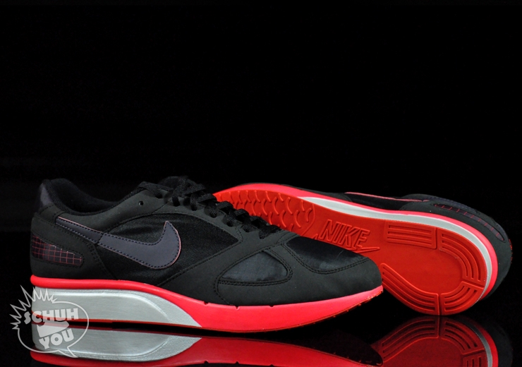 Nike Air Mariah Black Challenge Red 013
