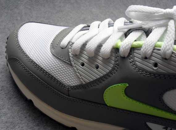 Nike Air Max 90 - Light Charcoal - White - Liquid Lime