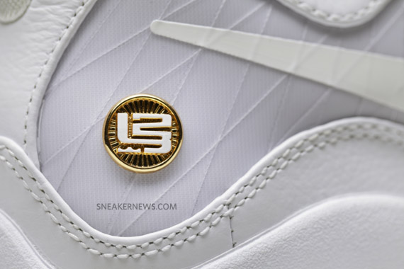 Nike Air Max LeBron VII Low – White – Metallic Gold | Available