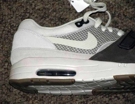 Nike Air Maxim 1 Trainer ND – Sail – Dark Cinder