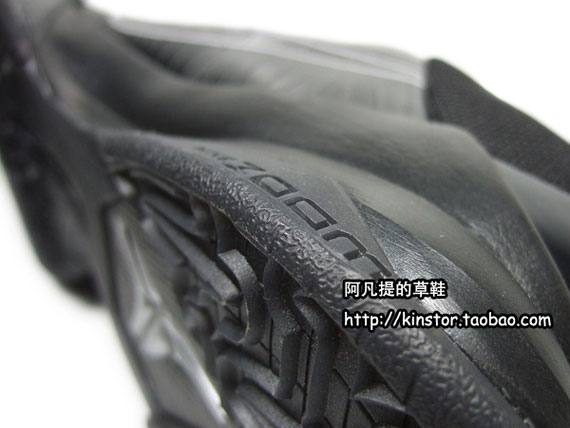 Nike Zoom Kobe V Black Metallic Silver 02