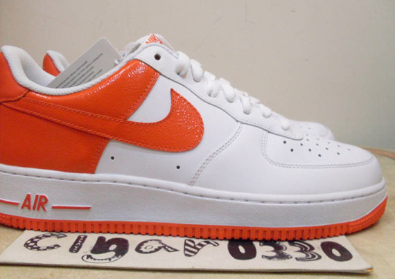 Nike Air Force 1 White Team Orange Sample 1