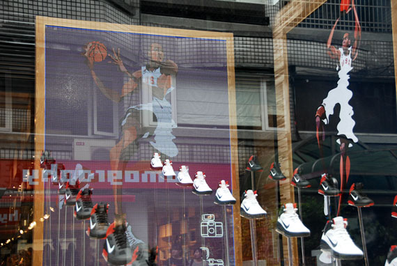 Nike Tpe United We Rise Exhibit 23