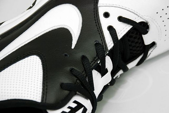 Nike Zoom Go Low Black White 01