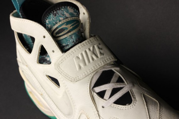 Classics Revisited: Nike Air Tech Challenge Future - 1993