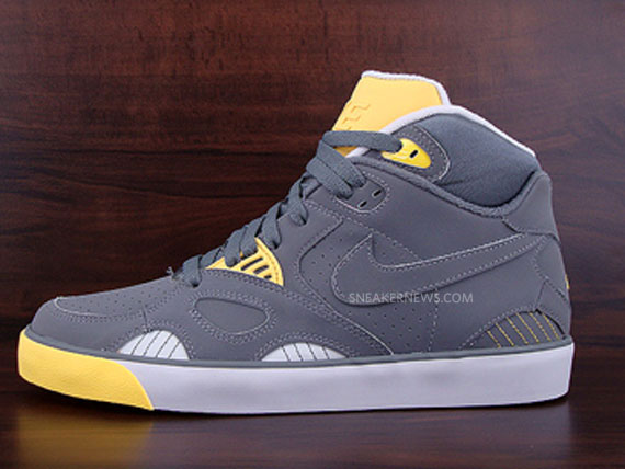 Nike Auto Trainer Medium Grey Vibrant Yellow 01
