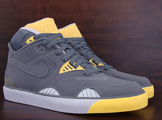 Nike Auto Trainer Medium Grey Vibrant Yellow 03