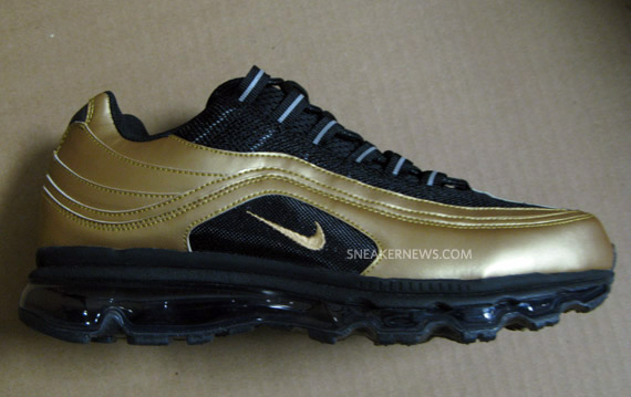 Nike Air Max 247 Black Metallic Gold 1