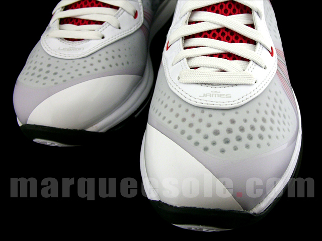 Nike LeBron 8 V2