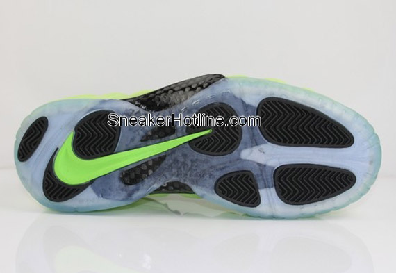 Nike Air Foamposite One Electric Green Black 2