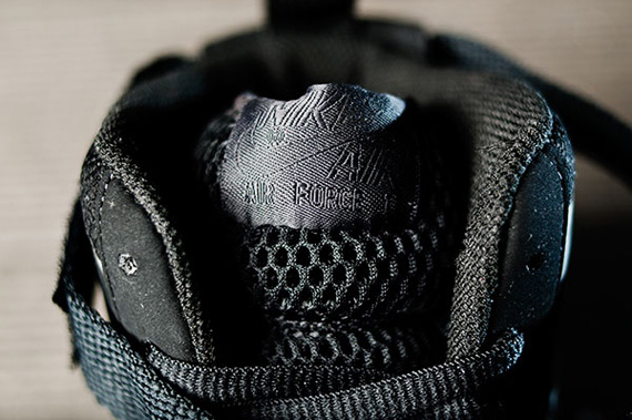 Nike Air Force 1 Foamposite Black Streething 02