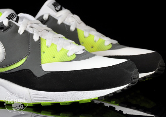 Nike Air Max Light Black White Volt 2010 01