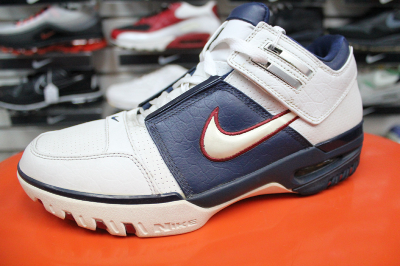 Lebron I Nike Air Zoom Generation 2004